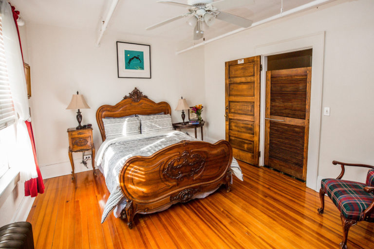 Queen Room 10C 768x512