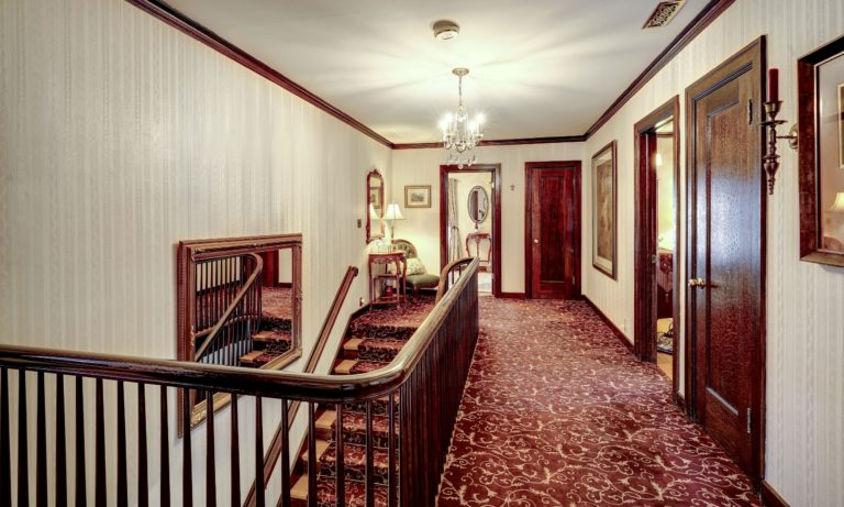 Guest Room Floor Hall 768x461