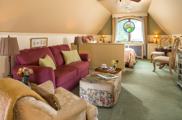 Hartzell House Interiors Guest Rooms Artists Suite September 2017 2 X2 768x509