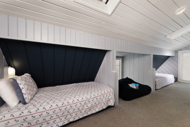 Looking Glass 6781 768x512