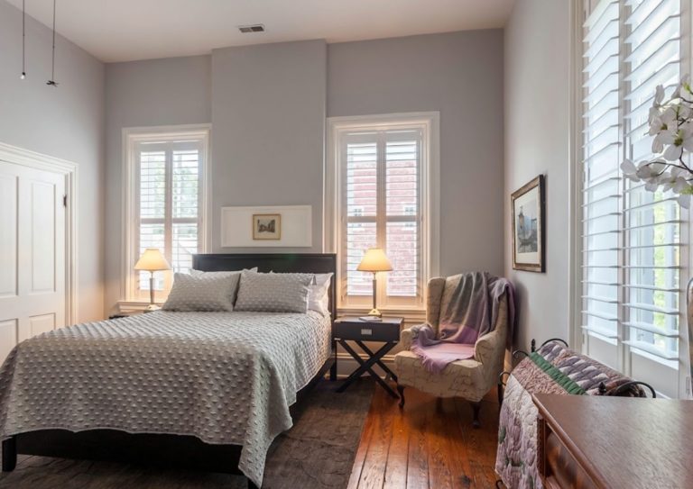 main street inn bedroom3 768x543