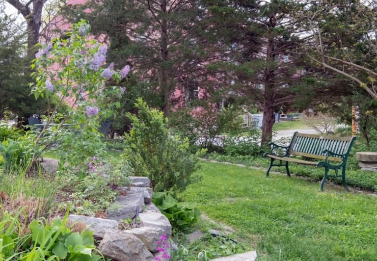 main street inn garden1 768x532