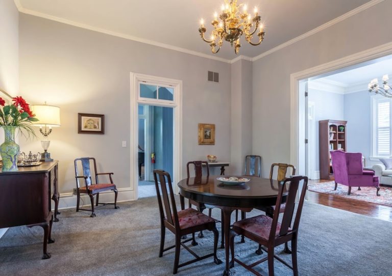 main street inn parlor 768x542