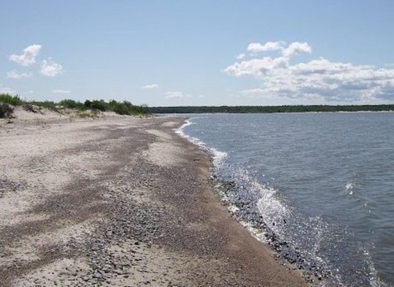 lake winnipeg eastern beach 768x559