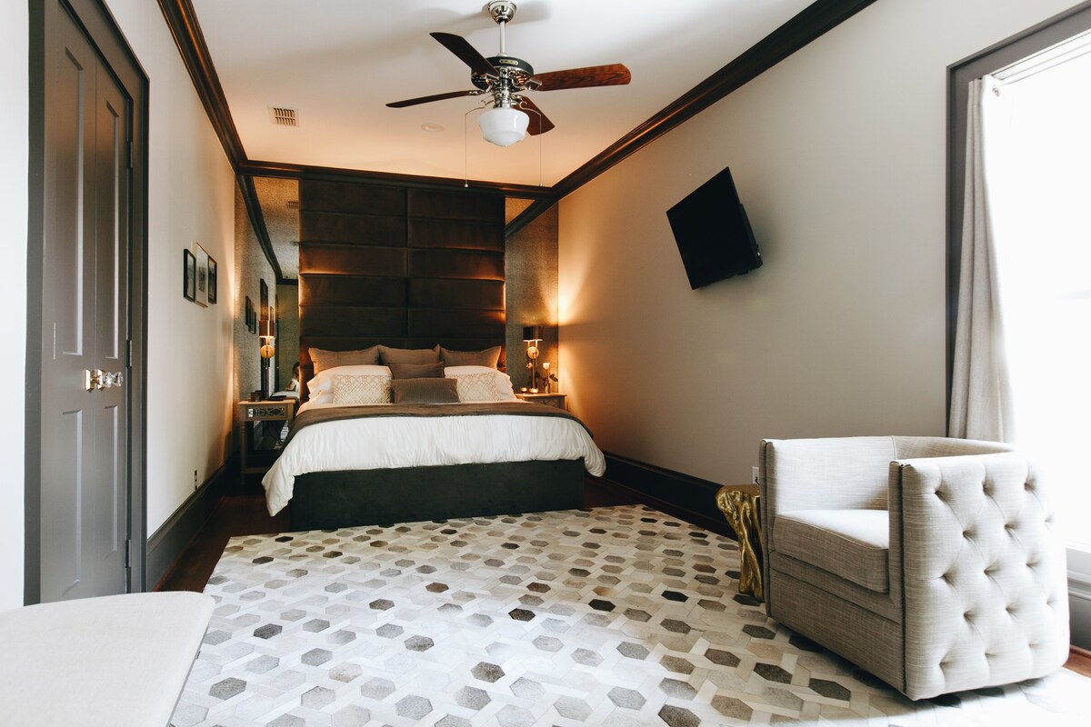 dallas bed and breakfast bedroom